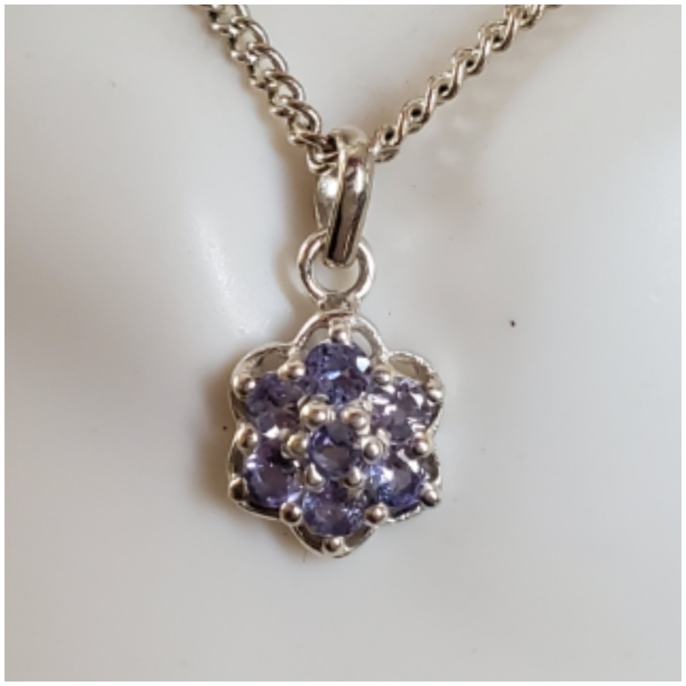 Genuine 2.4ct Tanzanite Cluster Pendant/Necklace